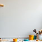 découvrez comment peindre un mur comme un professionnel grâce à nos astuces pratiques et à la liste du matériel indispensable pour un résultat impeccable.